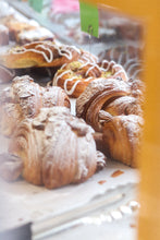 Load image into Gallery viewer, Almond croissant (vegan)