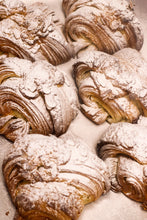 Load image into Gallery viewer, Almond croissant (vegan)