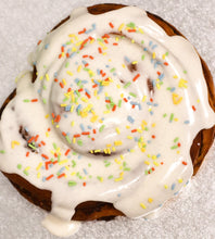 Load image into Gallery viewer, Giant Cinnamon Bun (Vegan)