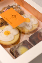 Load image into Gallery viewer, Vegan Easter Selection Box
